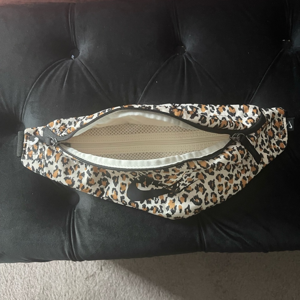 Nike Brown and Black Athletic Bottoms - Picture 3 of 4